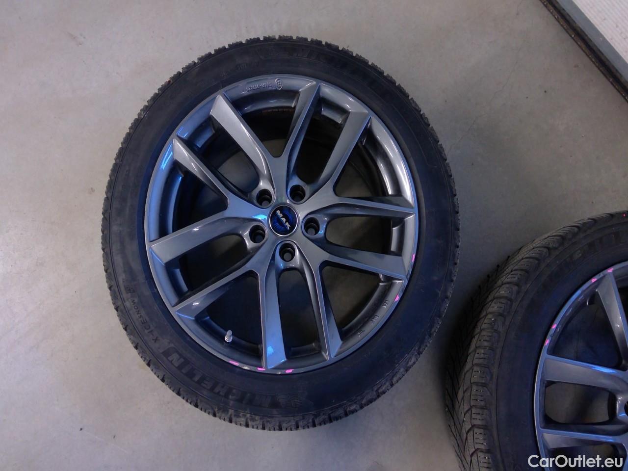  Tesla  Model Y  75kWh Long-Range AWD #9