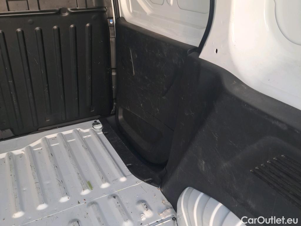 Opel  Combo OPEL  / 2018 / 3P / furgón derivado de turismo 1.5 TD 75kW (100CV) Express L H1 650kg #39