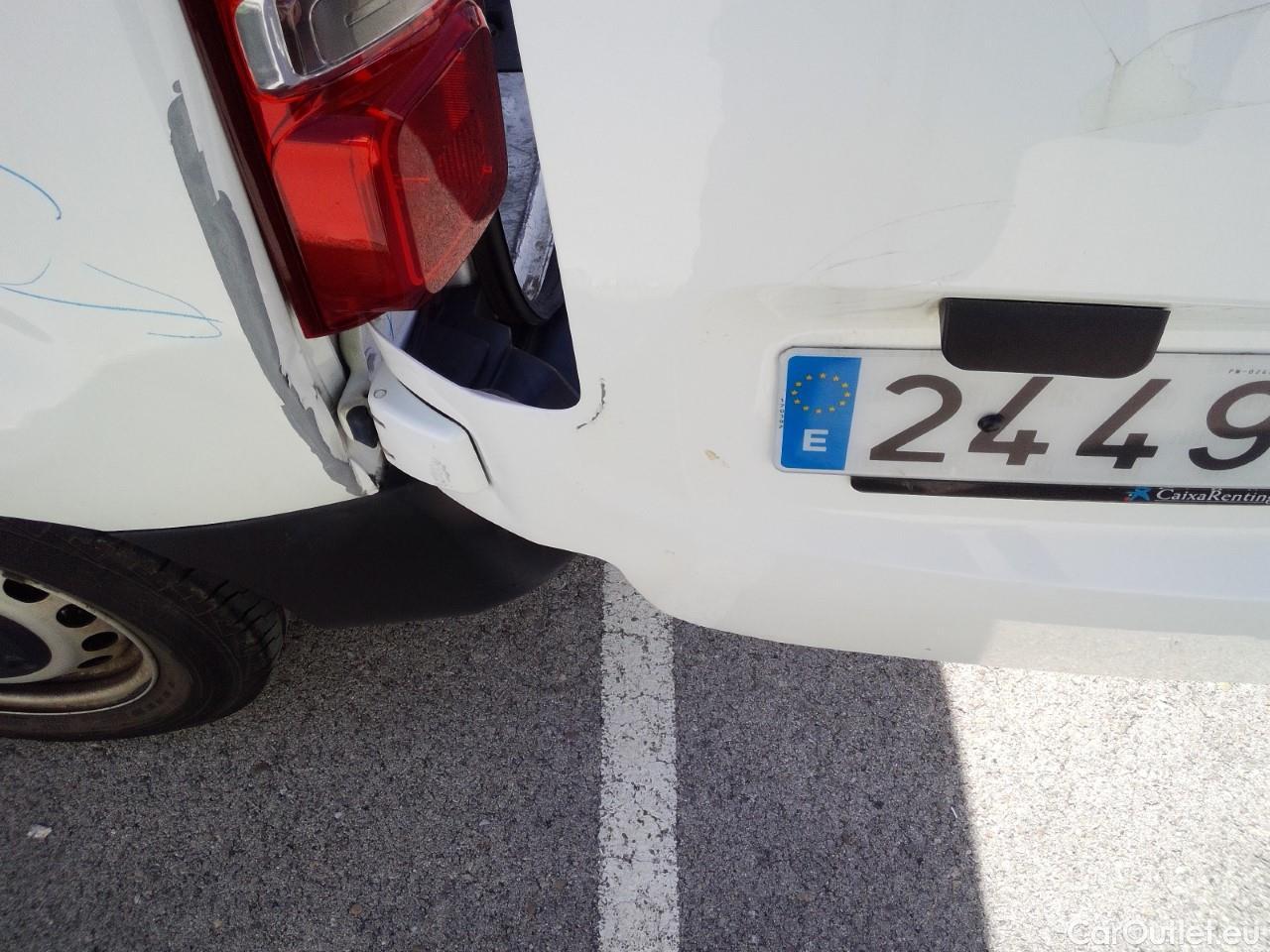  Opel  Vivaro OPEL  / 2019 / 4P / furgón 1.5 Diésel 74kW (100CV) M Std Express #25