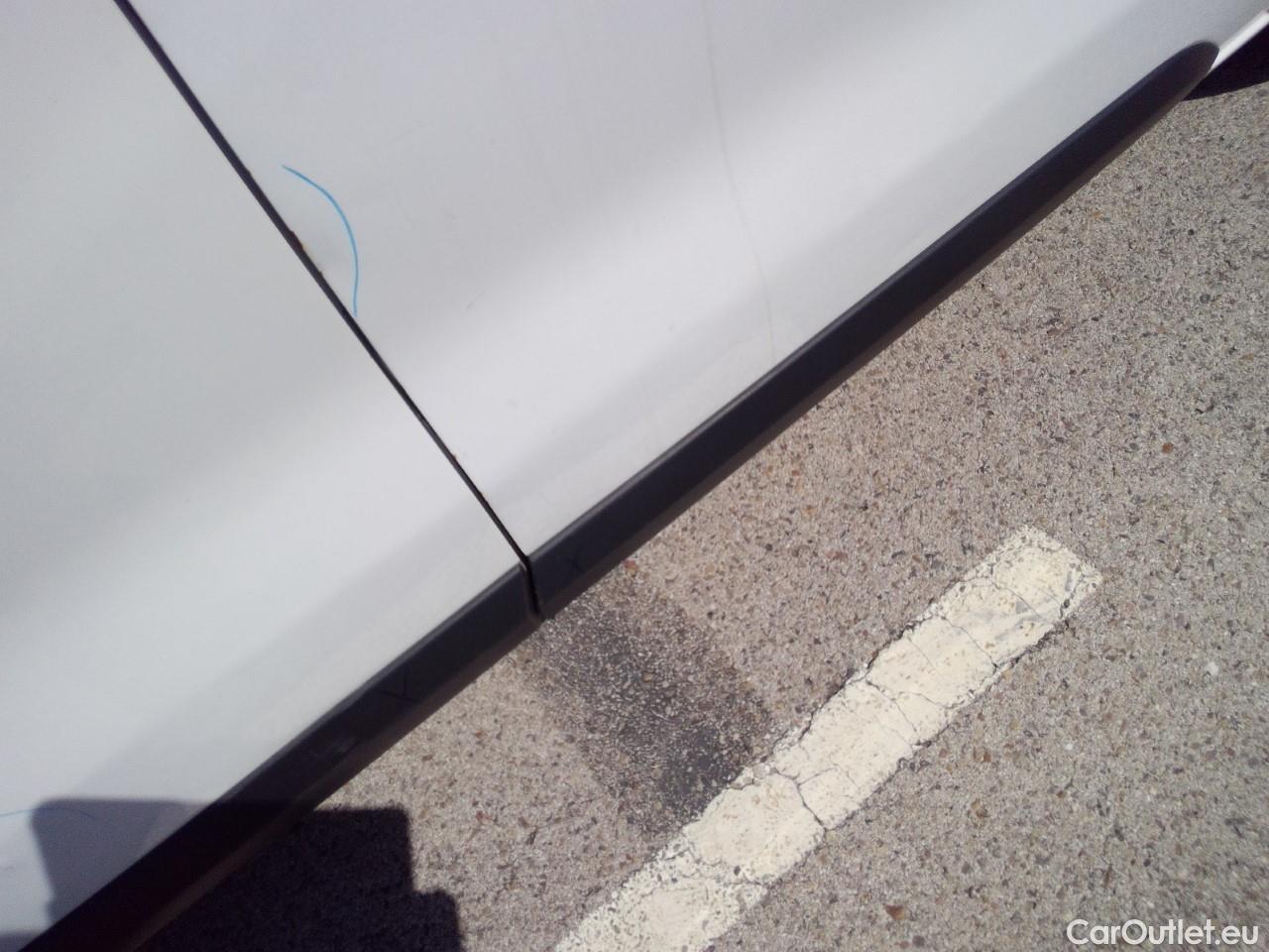  Opel  Vivaro OPEL  / 2019 / 4P / furgón 1.5 Diésel 74kW (100CV) M Std Express #35