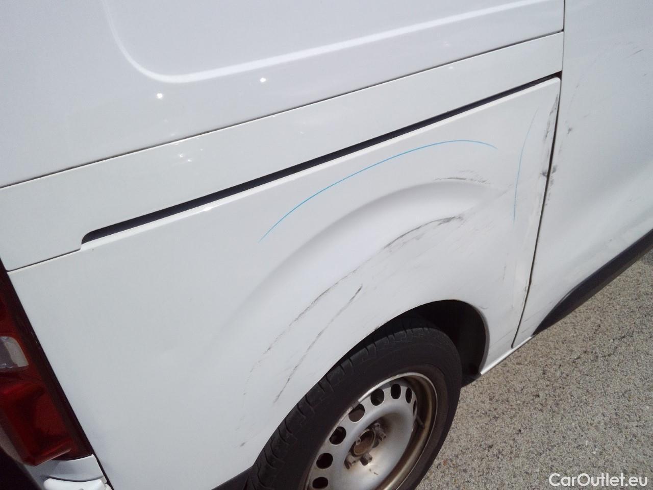  Opel  Vivaro OPEL  / 2019 / 4P / furgón 1.5 Diésel 74kW (100CV) M Std Express #29