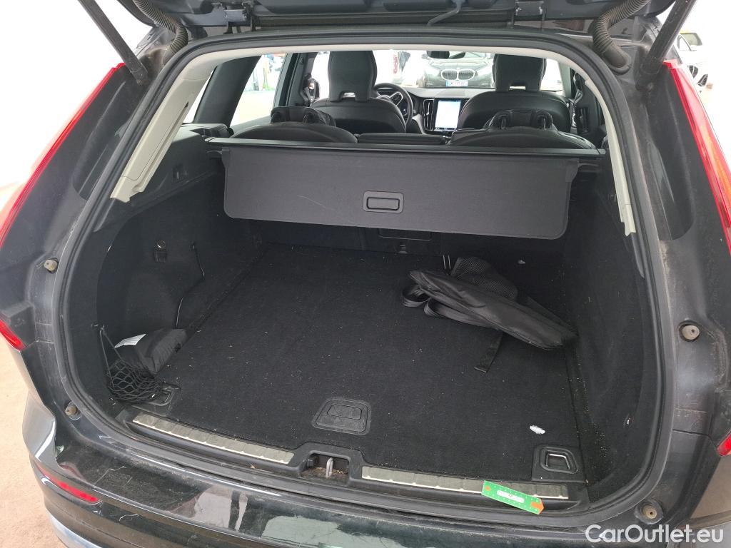  Volvo  XC60  Plus Style Chrome 2WD 2.0 B4 195CV BVA8 E6d #20