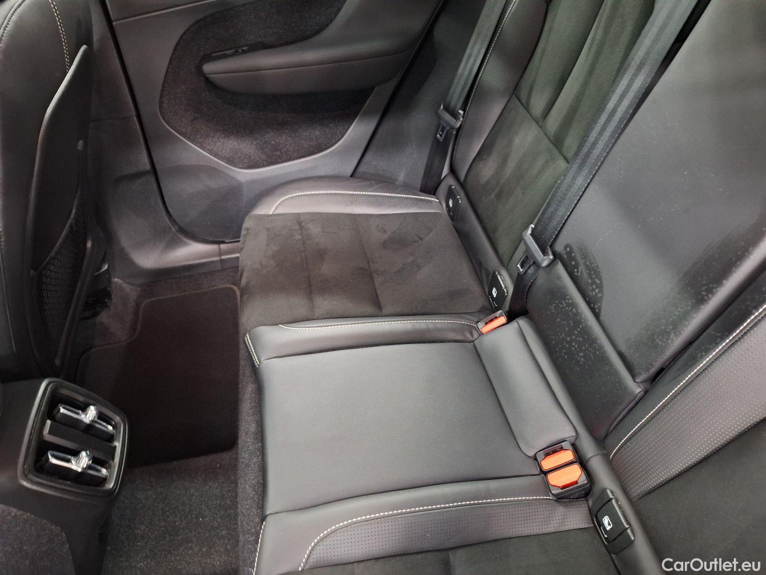  Volvo  XC 40 Volvo, XC40 '17, Volvo XC40 T3 Geartronic R-Design 5d #11