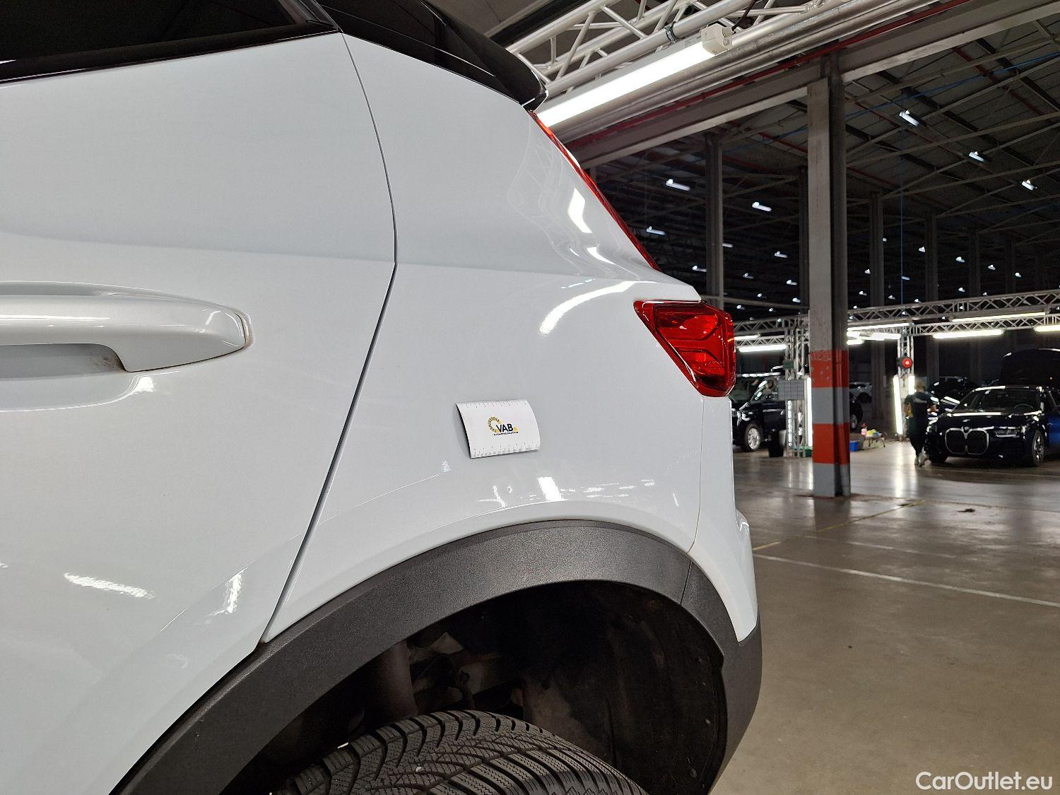  Volvo  XC 40 Volvo, XC40 '17, Volvo XC40 T3 Geartronic R-Design 5d #2