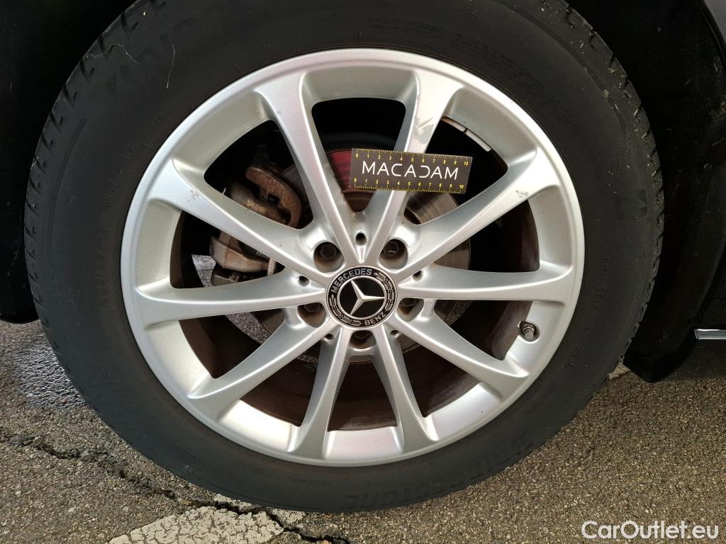  Mercedes  A-Klasse MERCEDES-BENZ Classe A Compact / 2018 / 5P / Berline A 180 Progressive Line #1
