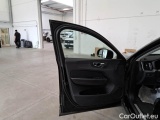  Volvo  XC60 VOLVO  / 2017 / 5P / SUV B4 AWD GEARTR. MOMENTUM #216