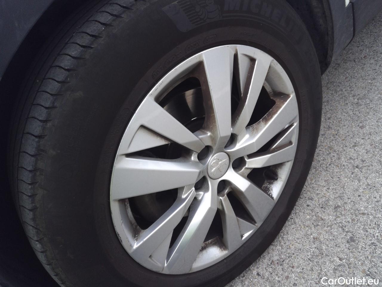  Peugeot  3008  Active Pack 1.5 HDi 130CV MT6 E6d #12