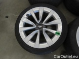  Tesla  Model 3 TESLA  Langstreckenbatt. Allradantrieb Dual Motor 4d 366kW #27