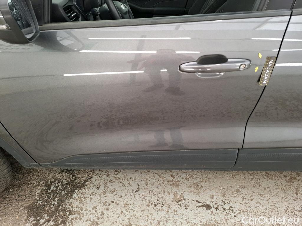  Ford  Kuga FORD  / 2019 / 5P / SUV 190 Hybrid I-AWD(FHEV) Powershi Titanium #6