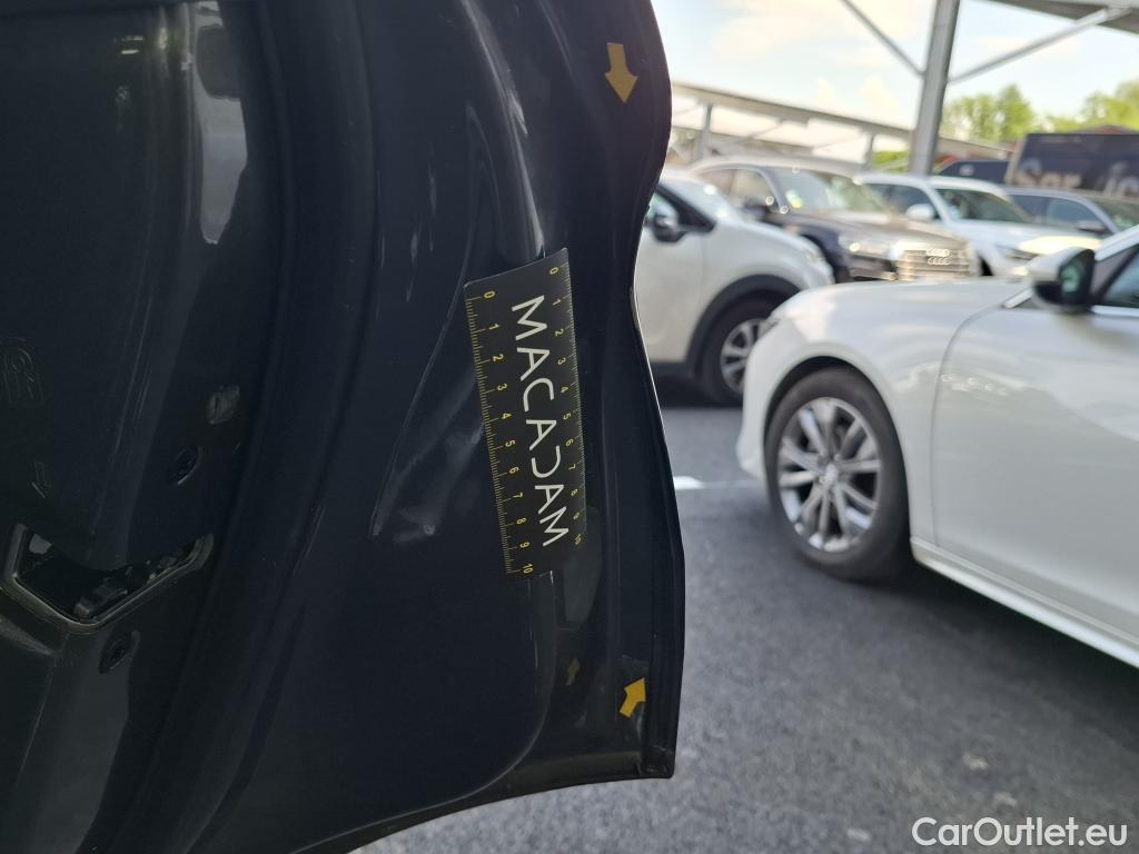  Ford  Kuga FORD  / 2019 / 5P / SUV 190 Hybrid I-AWD(FHEV) Powershi Titanium #3