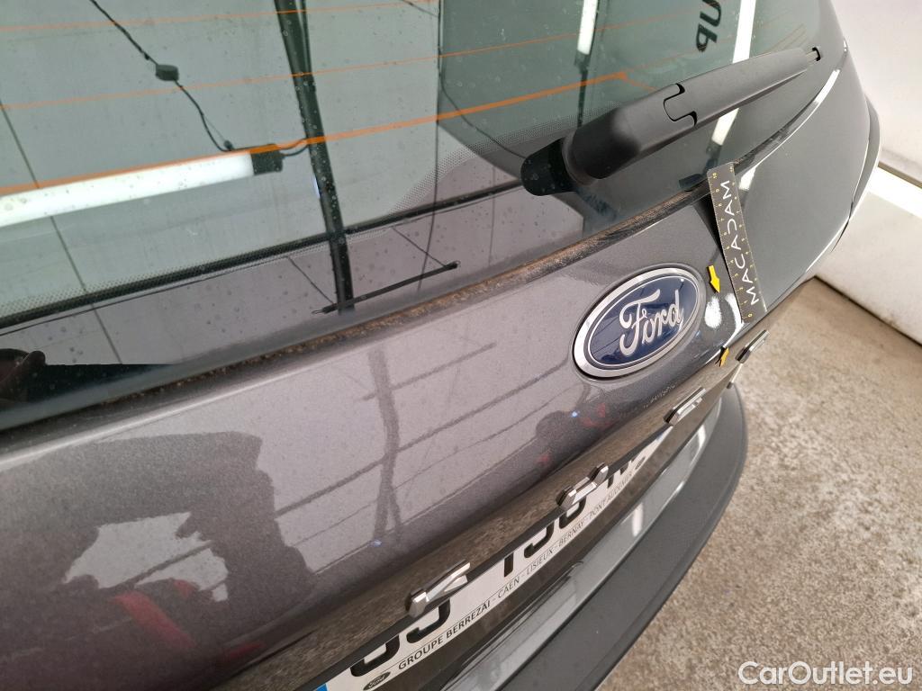  Ford  Kuga FORD  / 2019 / 5P / SUV 190 Hybrid I-AWD(FHEV) Powershi Titanium #9