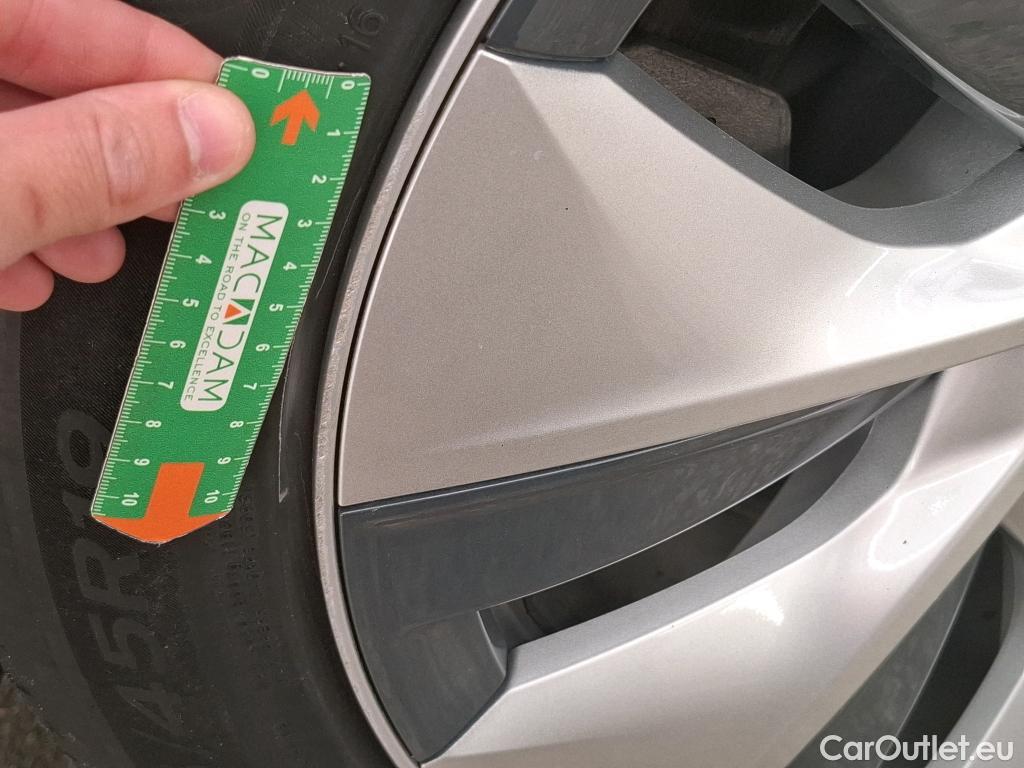  Tesla  Model Y TESLA  / 2021 / 5P / SUV RWD #14
