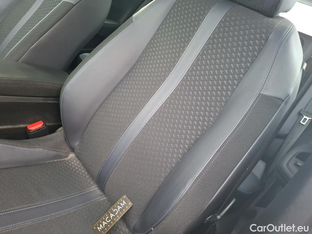  Peugeot  2008  Allure 1.2 PureTech 130CV BVA8 E6d #28