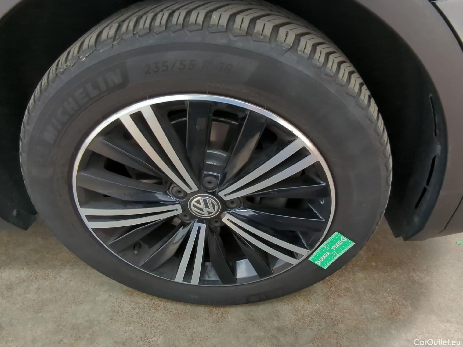  Volkswagen  Tiguan VOLKSWAGEN  5p SUV 2.0 TDI 150 DSG7 Carat #18