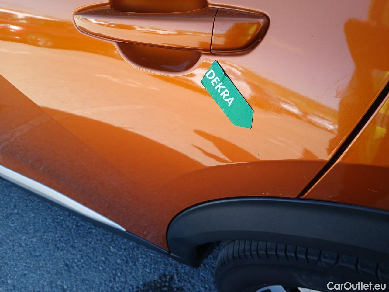  Peugeot  2008 PEUGEOT  / 2019 / 5P / todoterreno GT BlueHDI 130 S&S EAT8 #14