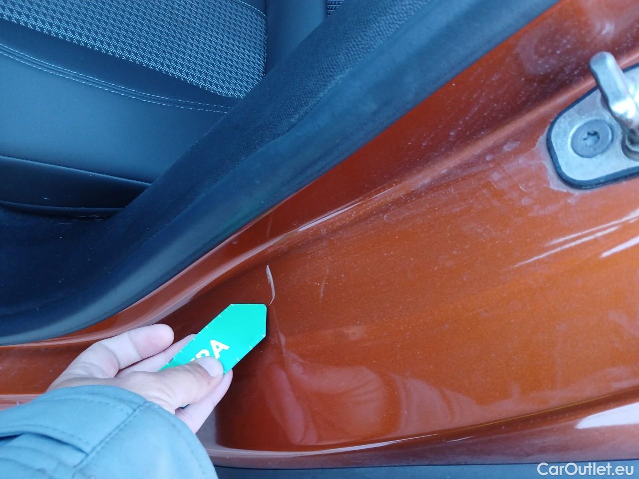  Peugeot  2008 PEUGEOT  / 2019 / 5P / todoterreno GT BlueHDI 130 S&S EAT8 #6
