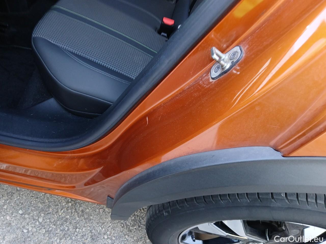  Peugeot  2008 PEUGEOT  / 2019 / 5P / todoterreno GT BlueHDI 130 S&S EAT8 #5