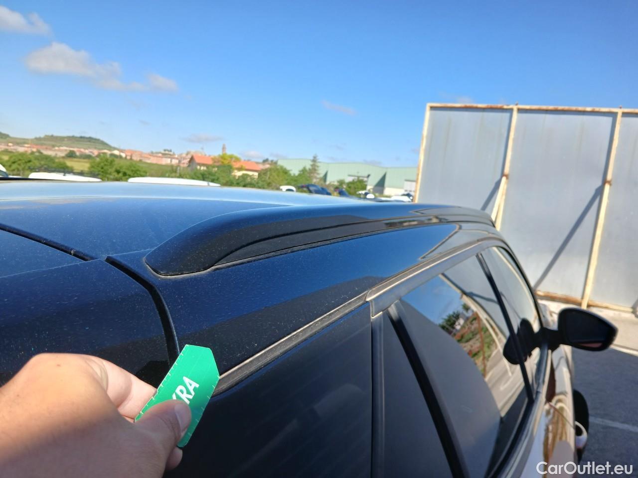  Peugeot  2008 PEUGEOT  / 2019 / 5P / todoterreno GT BlueHDI 130 S&S EAT8 #24