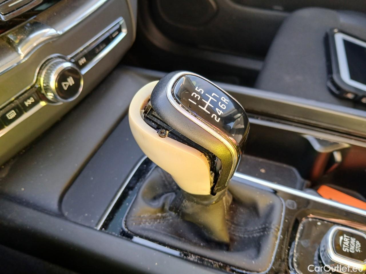  Volvo  XC60 VOLVO  / 2017 / 5P / todoterreno 2.0 D3 Momentum Pro #3