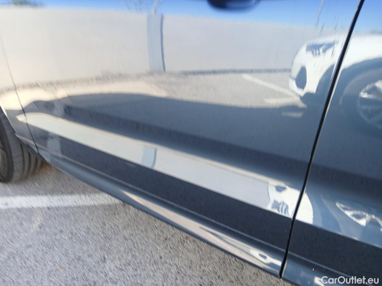  Volvo  XC60 VOLVO  / 2017 / 5P / todoterreno 2.0 D3 Momentum Pro #29