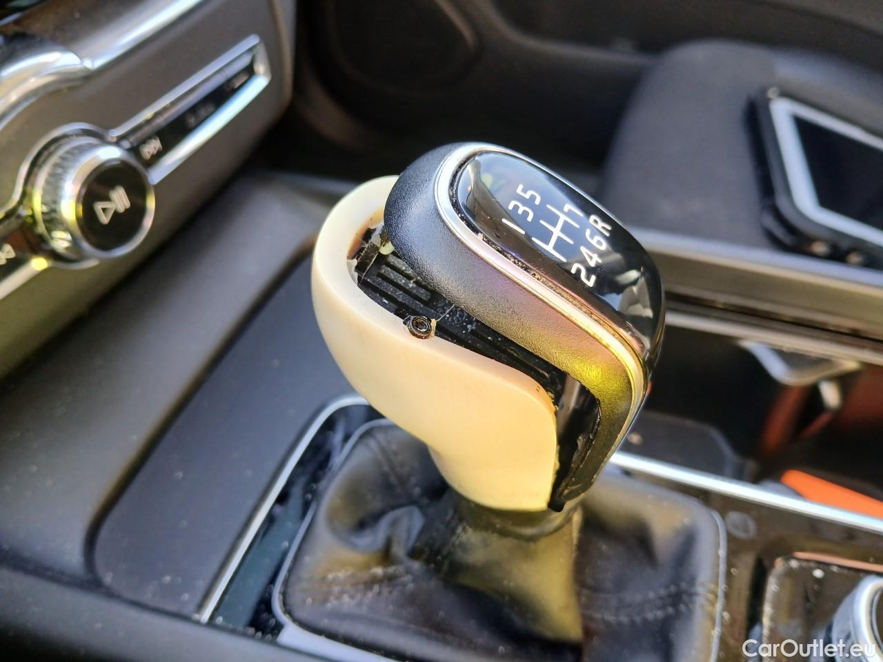  Volvo  XC60 VOLVO  / 2017 / 5P / todoterreno 2.0 D3 Momentum Pro #2