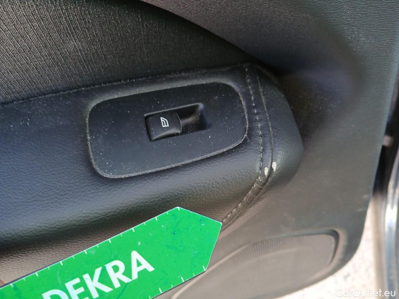  Volvo  XC60 VOLVO  / 2017 / 5P / todoterreno 2.0 D3 Momentum Pro #8