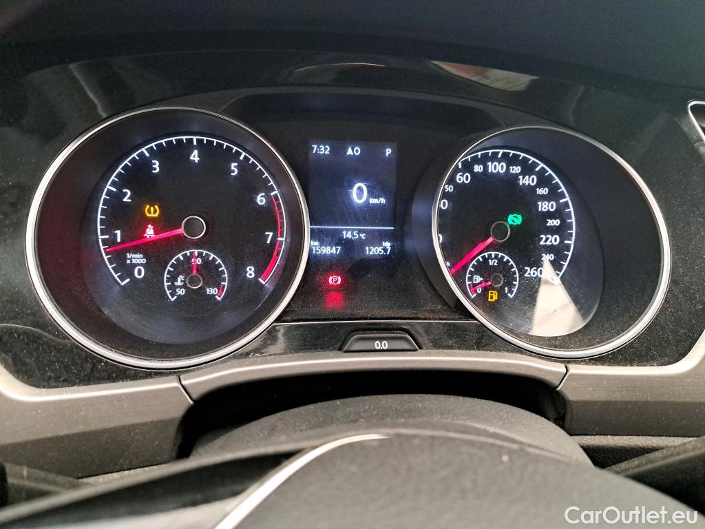  Volkswagen  Touran VOLKSWAGEN  / 2015 / 5P / monospace 1.5 TSI EVO DSG7 Lounge 7 pl #56