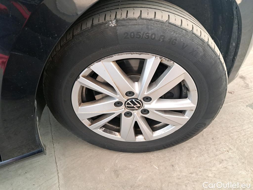  Volkswagen  Touran VOLKSWAGEN  / 2015 / 5P / monospace 1.5 TSI EVO DSG7 Lounge 7 pl #9