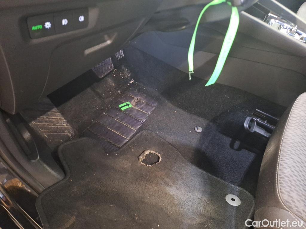  Skoda  Octavia 2.0 TDI 150CP Style Combi DSG #3
