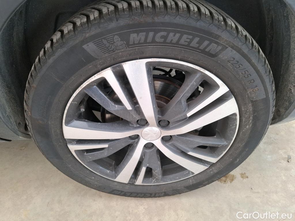  Peugeot  5008  Allure Business 1.5 HDi 130CV BVA8 E6dT #42