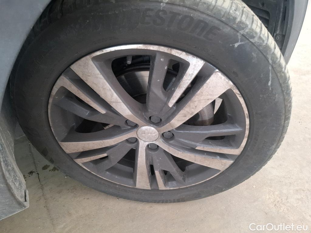  Peugeot  5008  Allure Business 1.5 HDi 130CV BVA8 E6dT #48