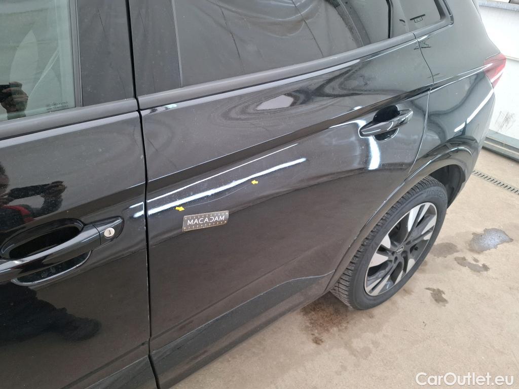  Opel   Grandland X Grandland X Elegance Business 1.5 130CV BVA8 E6d #44
