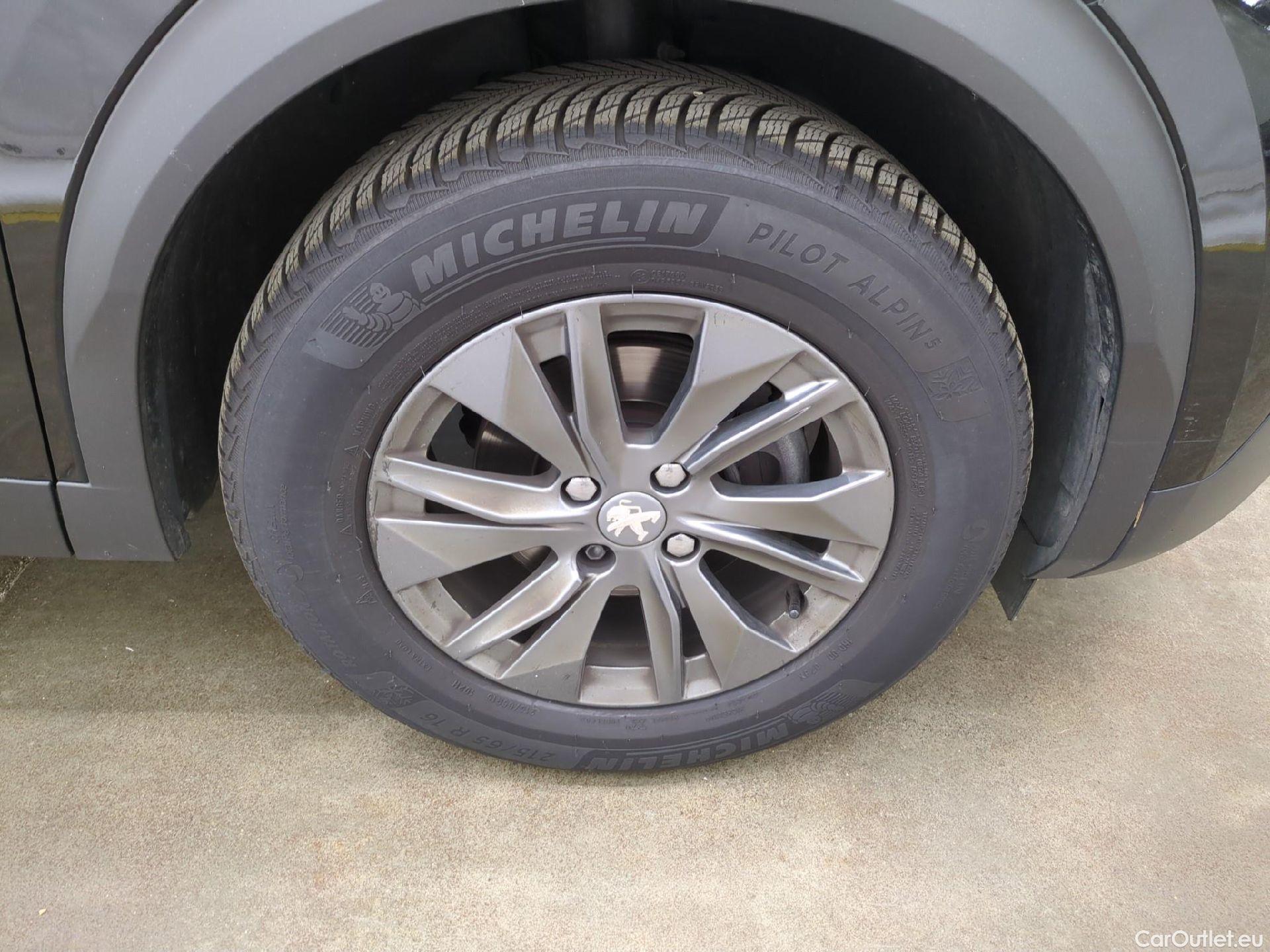  Peugeot  2008  Active Pack 1.2 PureTech 130CV BVA8 E6d #11
