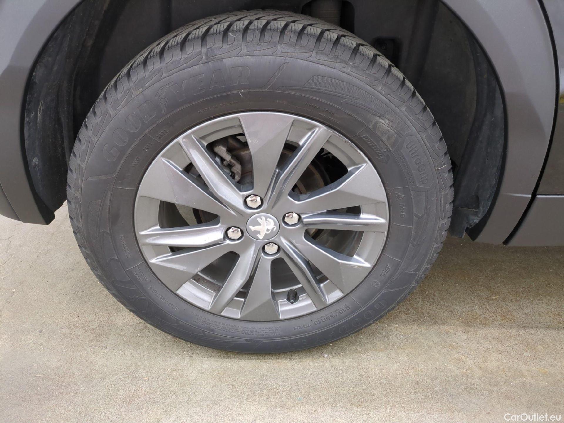  Peugeot  2008  Active Pack 1.2 PureTech 130CV BVA8 E6d #6