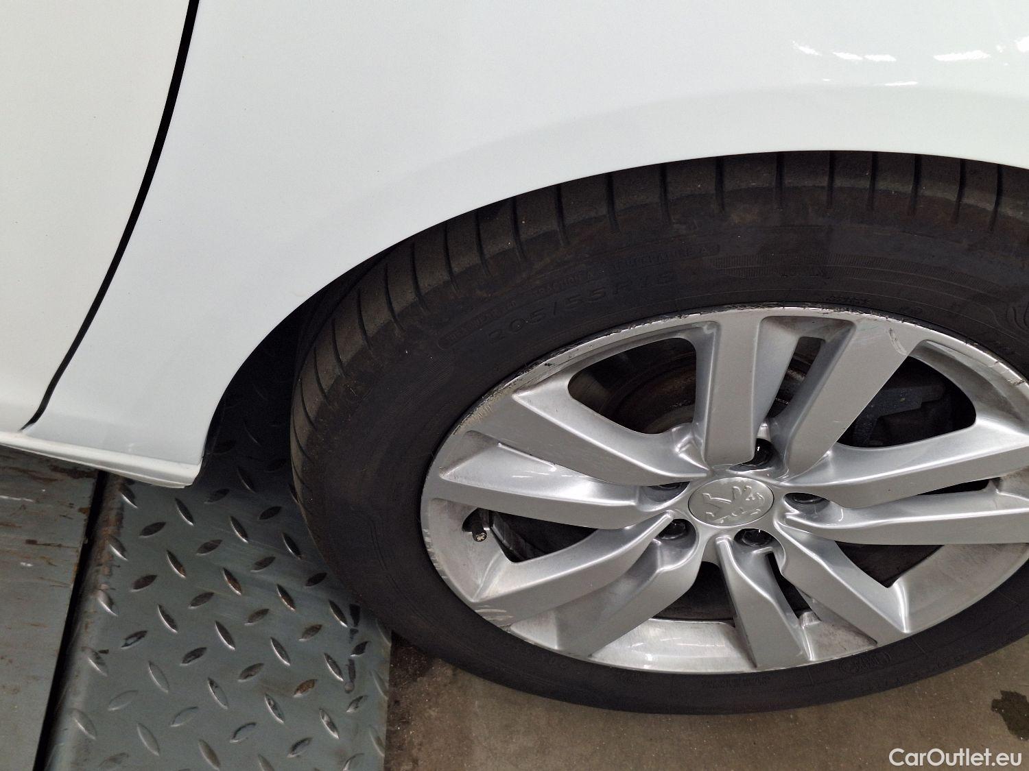  Peugeot  308 Peugeot,  SW FL'17, Peugeot  SW 1.5 BlueHDi 100 DPF S&S Active 5d #50