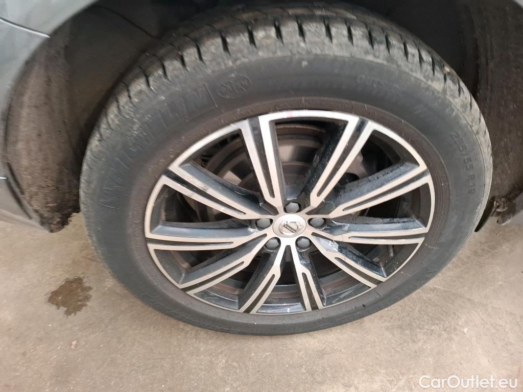  Volvo  XC60 VOLVO  / 2017 / 5P / SUV B5 AWD 235 Geartro 8 Inscrip Luxe #25