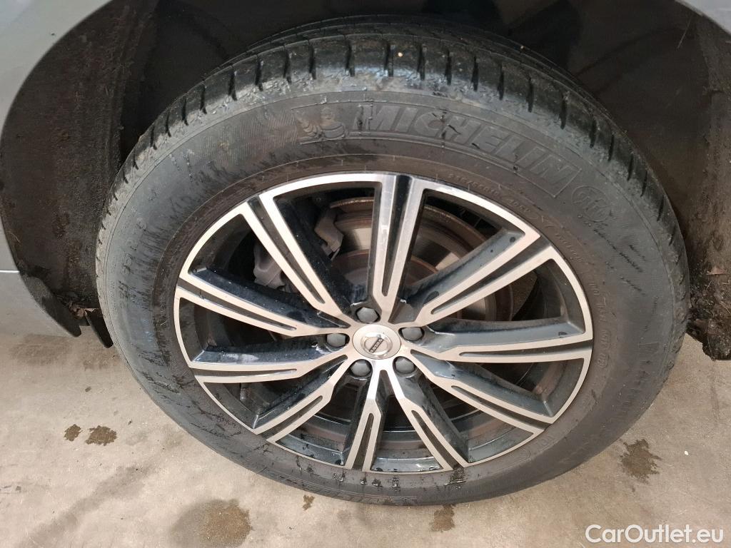  Volvo  XC60 VOLVO  / 2017 / 5P / SUV B5 AWD 235 Geartro 8 Inscrip Luxe #22