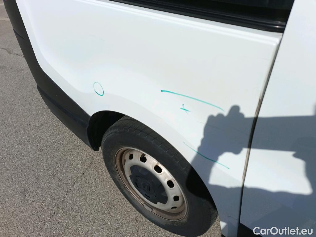  Renault  Trafic RENAULT  / 2019 / 4P / furgón Furgón 27 L1H1 Energy BluedCi 88 kW #3