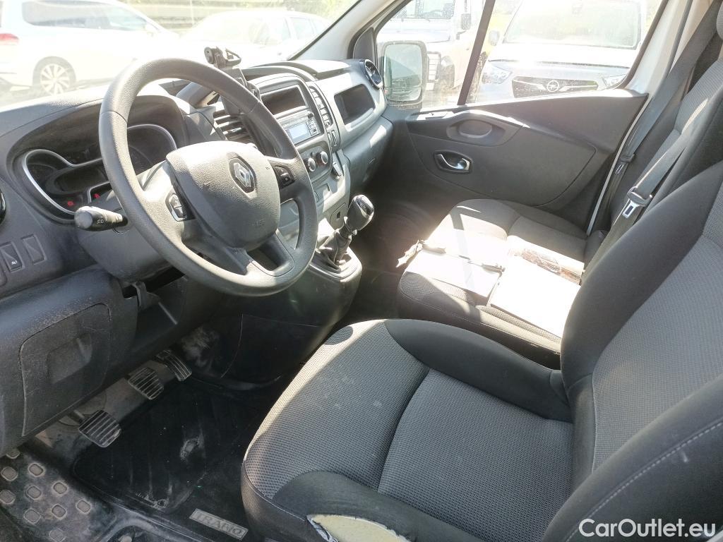  Renault  Trafic RENAULT  / 2019 / 4P / furgón Furgón 27 L1H1 Energy BluedCi 88 kW #38