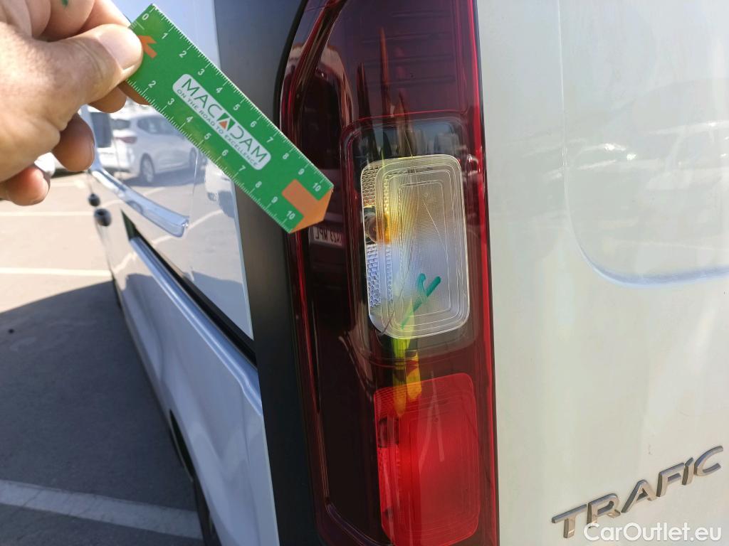  Renault  Trafic RENAULT  / 2019 / 4P / furgón Furgón 27 L1H1 Energy BluedCi 88 kW #12