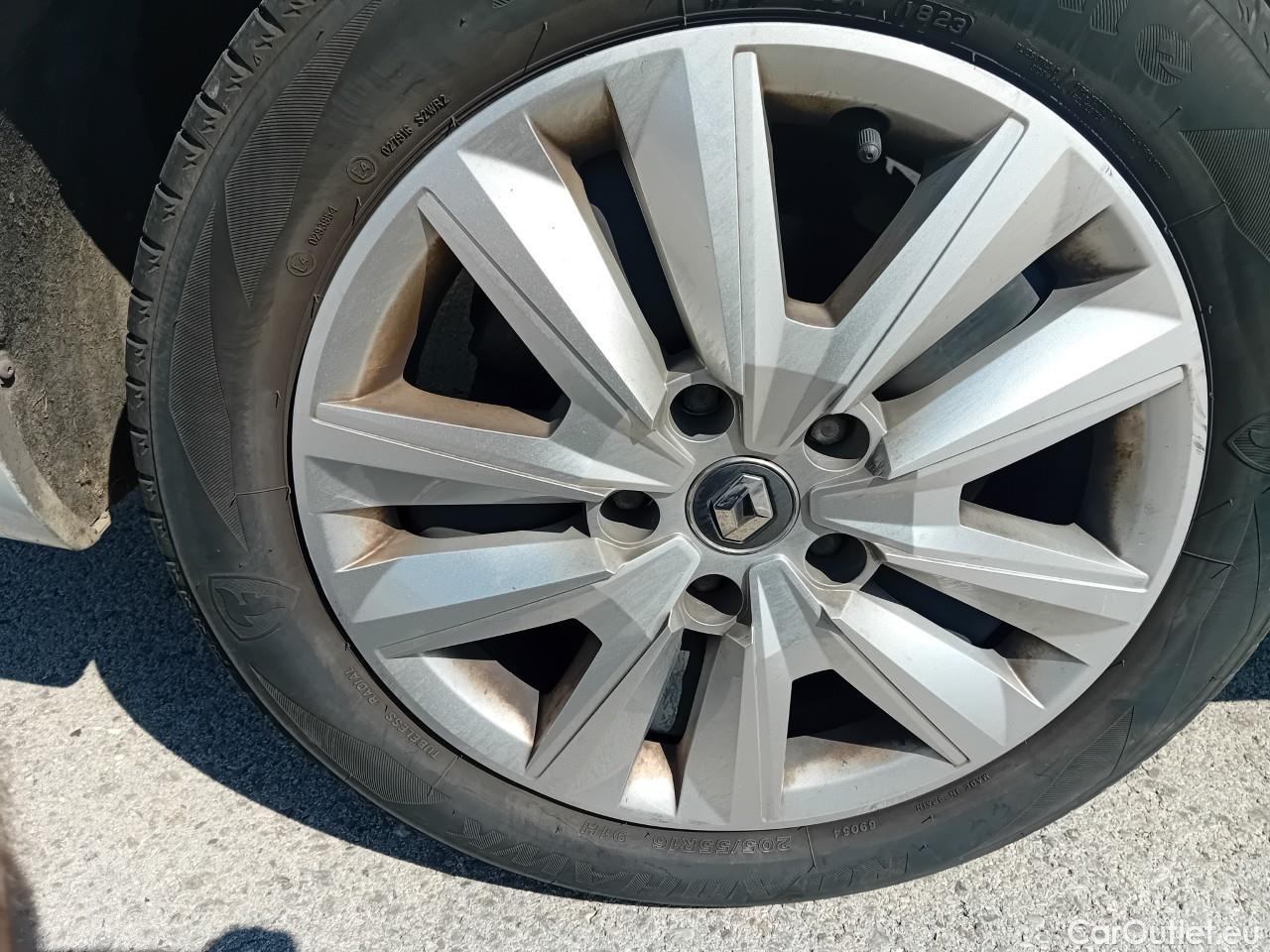  Renault  Megane  IV Sport Tourer Intens 1.5 dCi 115CV MT6 E6d #31