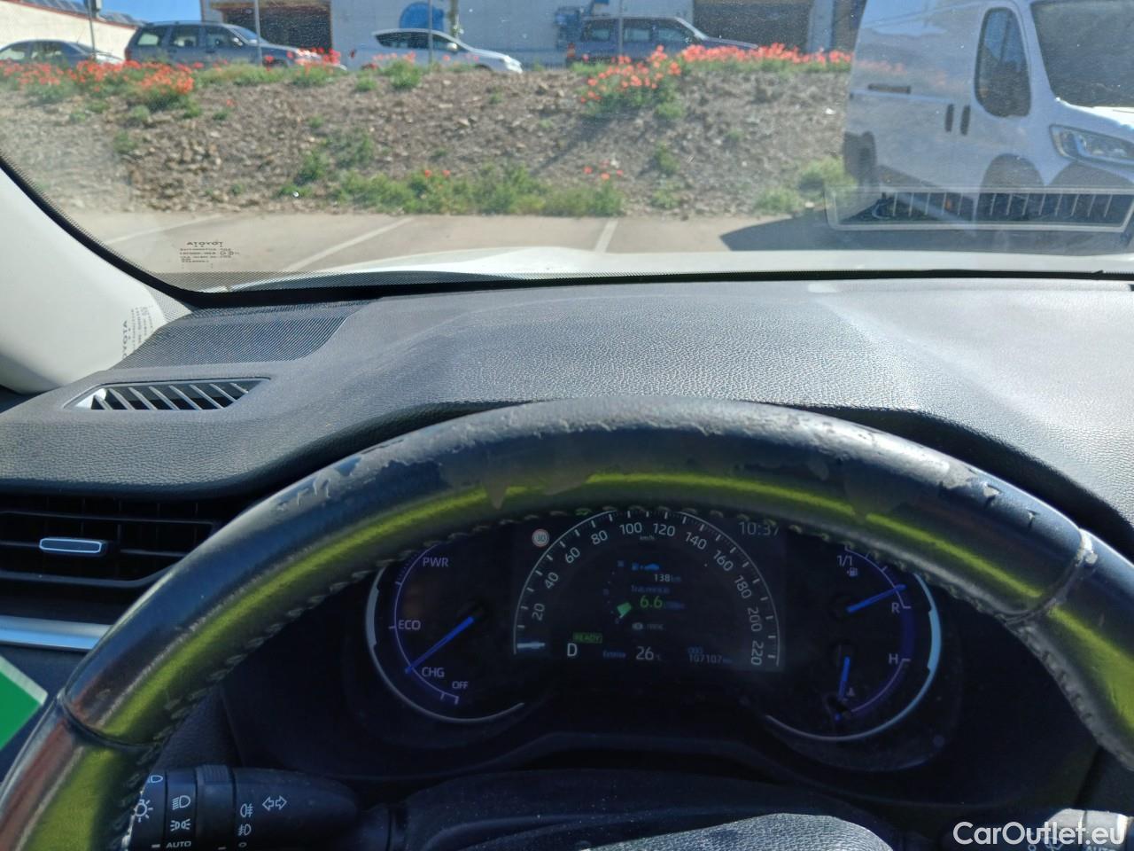  Toyota  RAV4 TOYOTA  / 2018 / 5P / todoterreno 2.5l 220H Advance #4