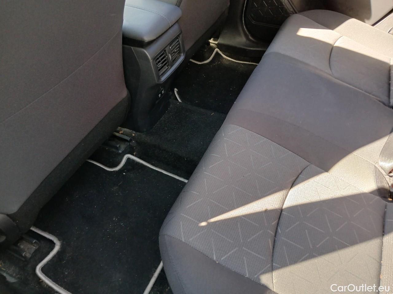  Toyota  RAV4 TOYOTA  / 2018 / 5P / todoterreno 2.5l 220H Advance #6