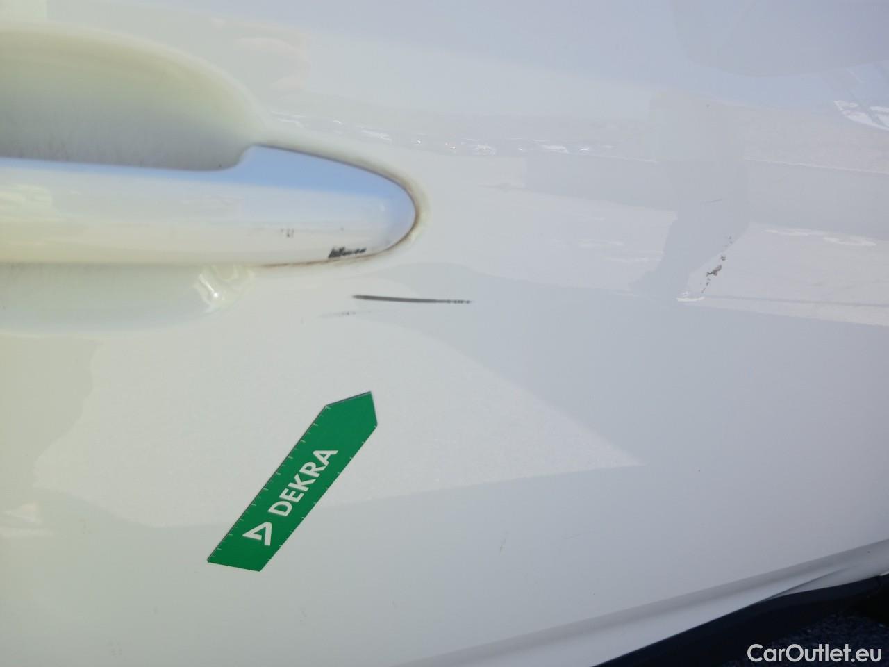  Toyota  RAV4 TOYOTA  / 2018 / 5P / todoterreno 2.5l 220H Advance #63