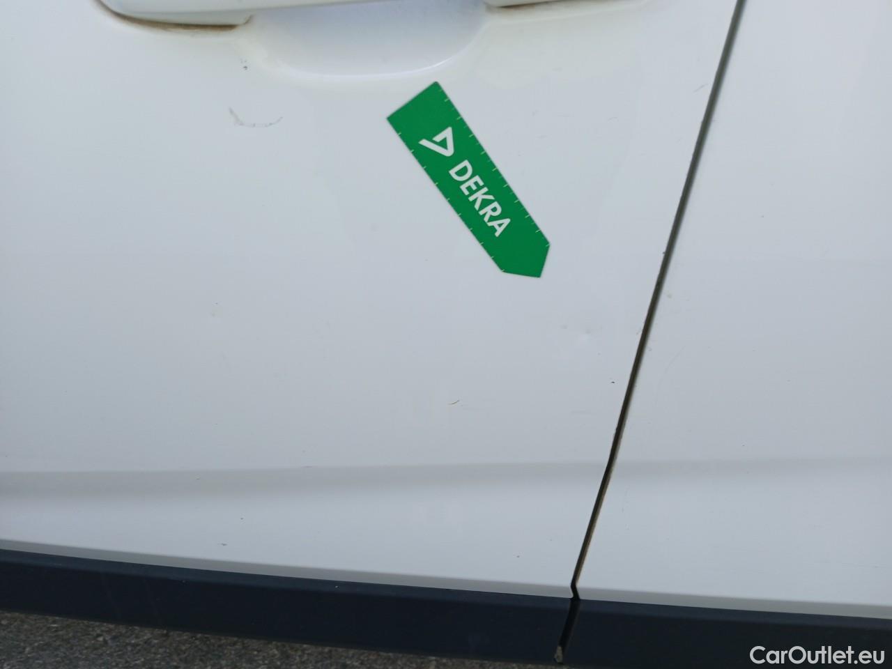  Toyota  RAV4 TOYOTA  / 2018 / 5P / todoterreno 2.5l 220H Advance #34