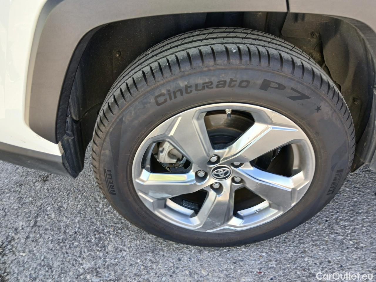  Toyota  RAV4 TOYOTA  / 2018 / 5P / todoterreno 2.5l 220H Advance #56