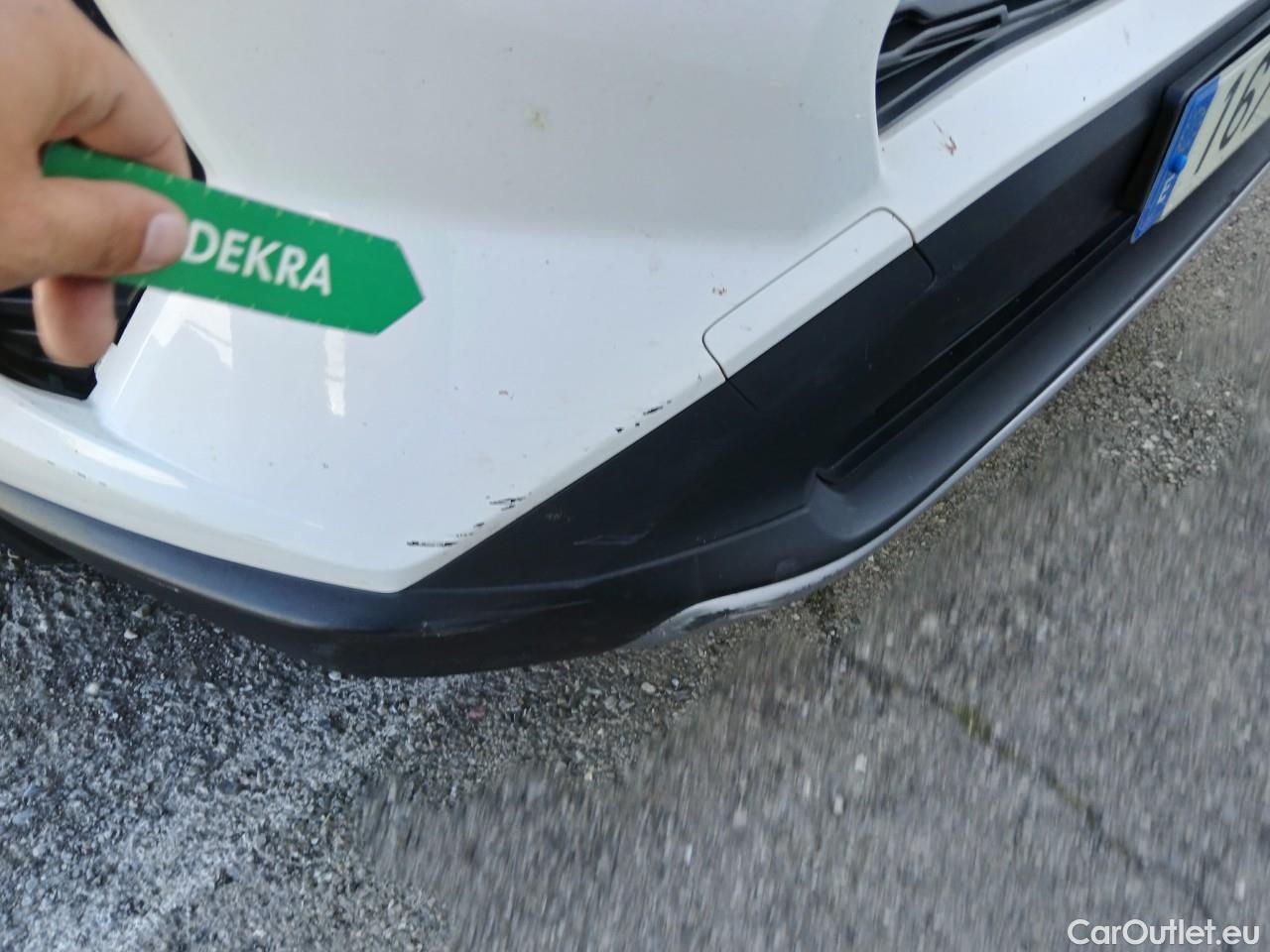  Toyota  RAV4 TOYOTA  / 2018 / 5P / todoterreno 2.5l 220H Advance #18