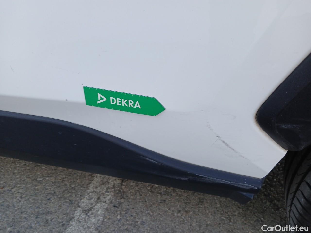  Toyota  RAV4 TOYOTA  / 2018 / 5P / todoterreno 2.5l 220H Advance #37