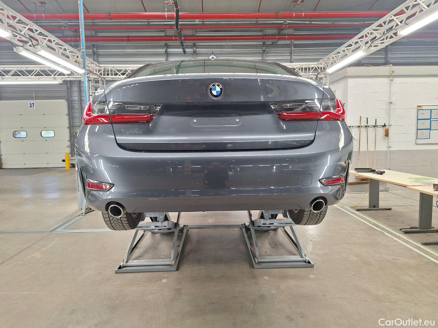  Bmw  Serie 3 BMW, 3-serie '18, BMW 3 Reeks Berline 318dA (100 kW) 4d #18