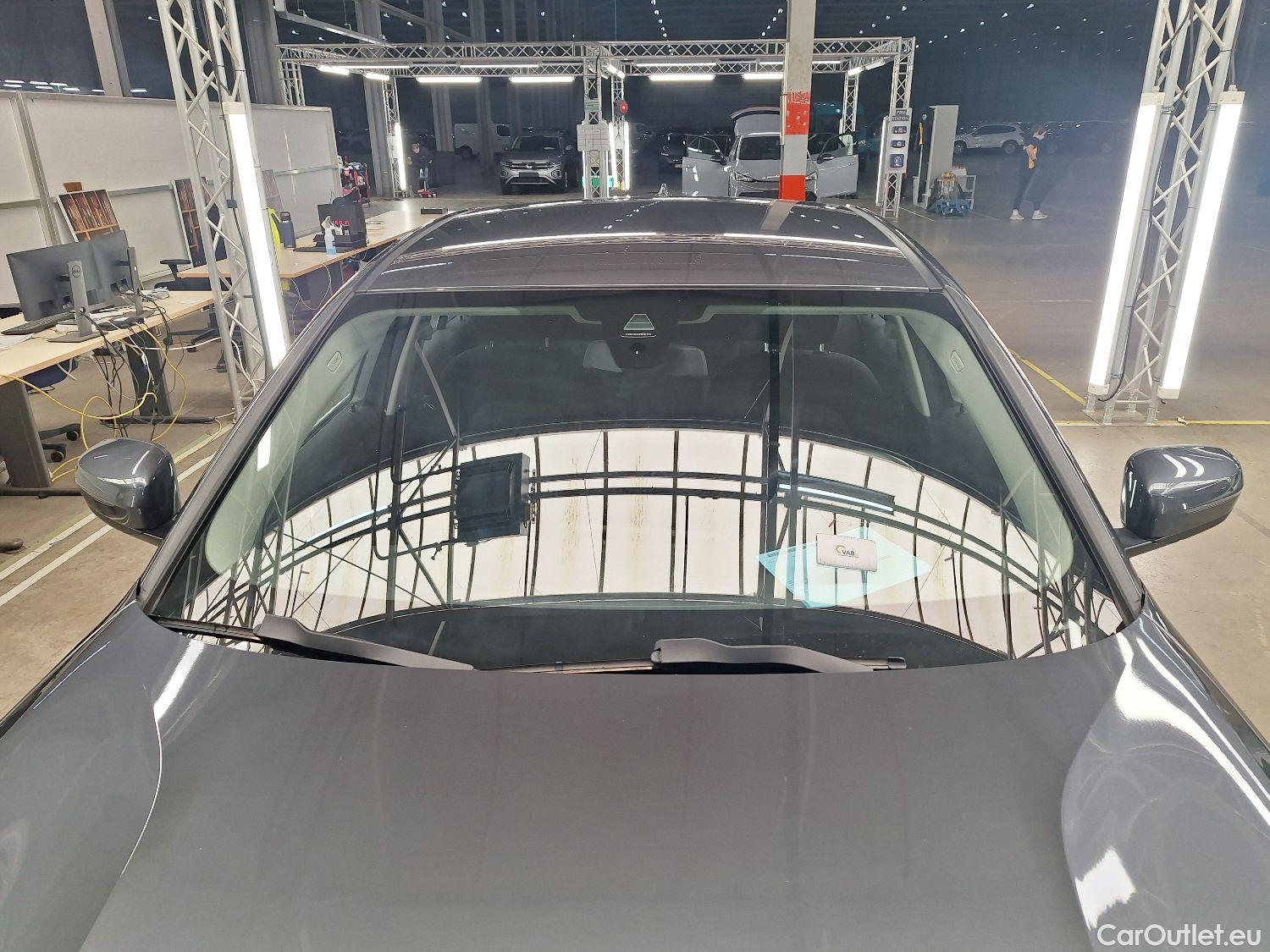  Bmw  Serie 3 BMW, 3-serie '18, BMW 3 Reeks Berline 318dA (100 kW) 4d #1